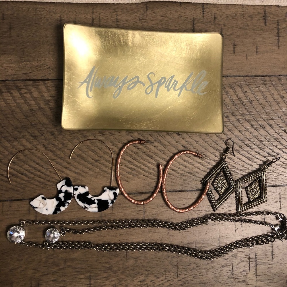 • Jewelry Lot •